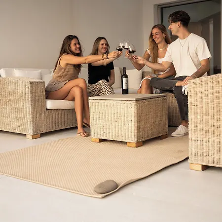 אכסניה Kyuka Surfclub *