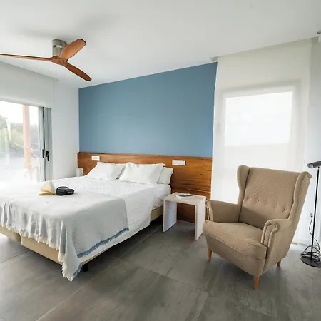 אכסניה Kyuka Surfclub *