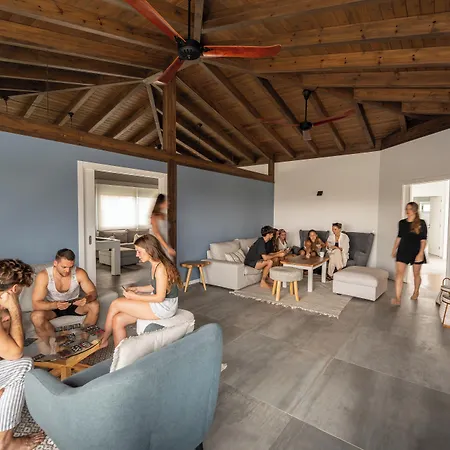 Kyuka Surfclub אכסניה לאחארס