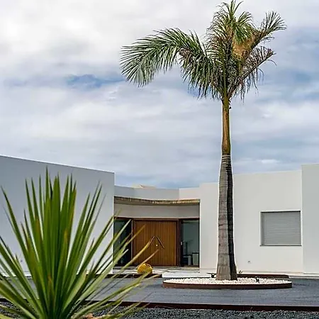 Kyuka Surfclub Hostel Lajares