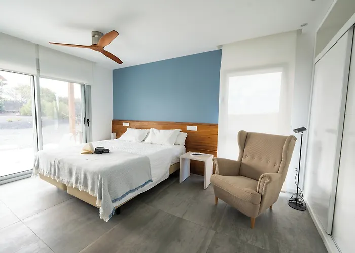 بيت شباب Kyuka Surfclub *